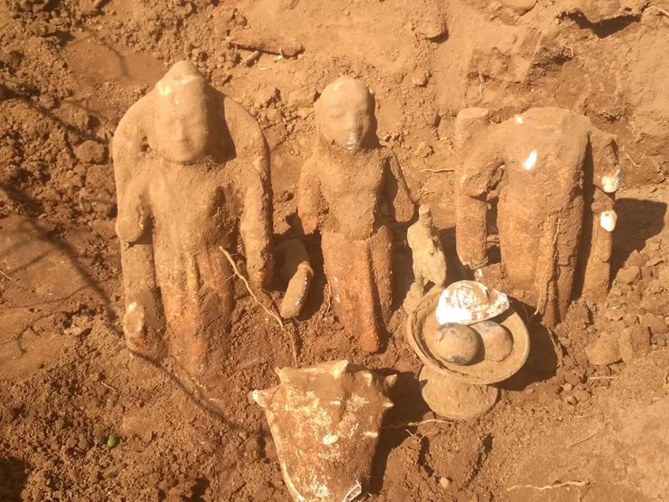 राम लक्ष्मण सीता की मूर्तियाँ मिलीं